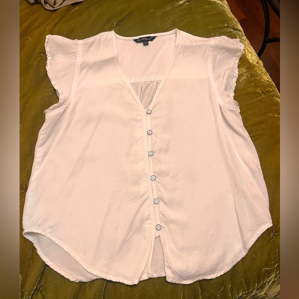 Velvet Heart ❤️ Flutter Sleeve white top